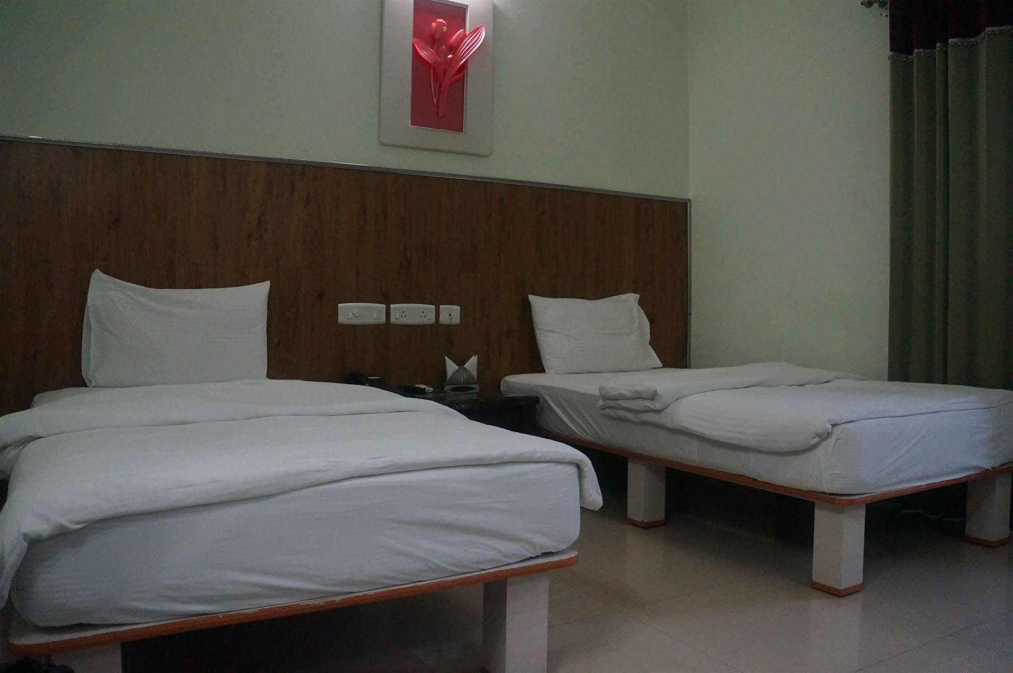 Lotels Hotel Chennai Exterior foto